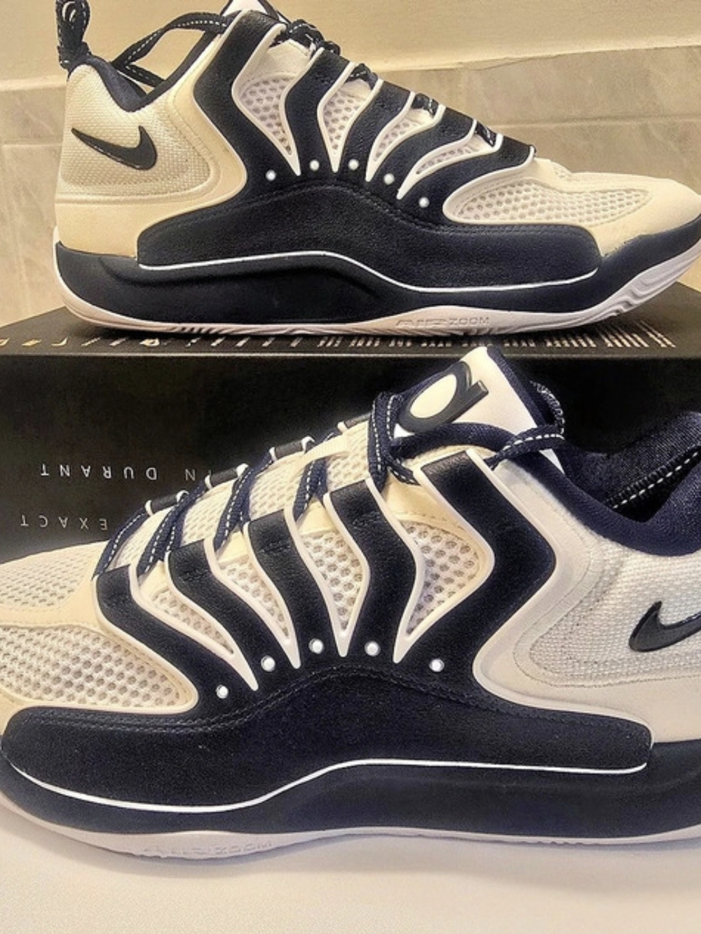 Basketball Nike KD18 Men's Athletic Shoes Cream & Blue US 9.5
